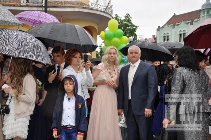 Парад випускників в центрі Мукачева: як це було (ФОТО) – 25