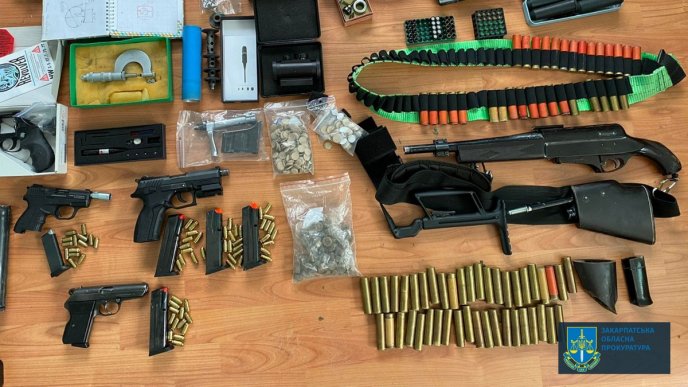 Закарпатця судитимуть за контрабанду вогнепальної зброї  – 03 Закарпатця судитимуть за контрабанду вогнепальної зброї  – 03