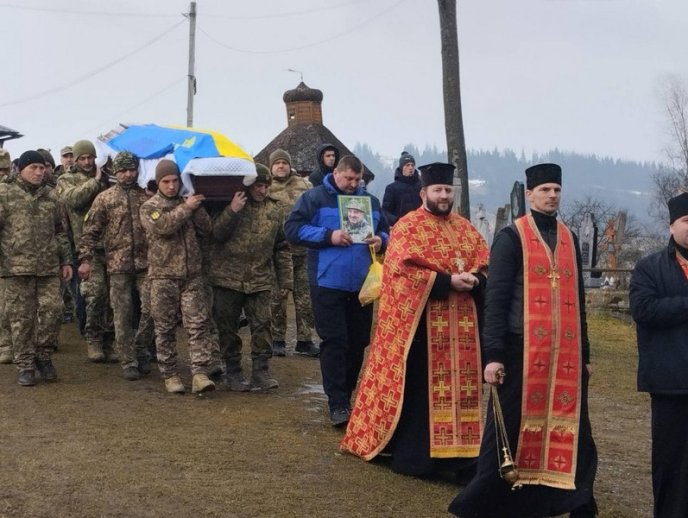 Закарпатське селище провело в останню путь полеглого Героя – 02 Закарпатське селище провело в останню путь полеглого Героя – 02