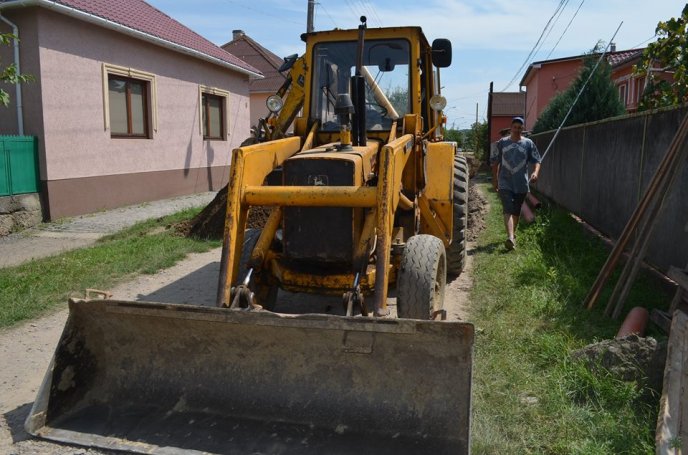 На п’яти вулицях Мукачева будують нову каналізацію – 09