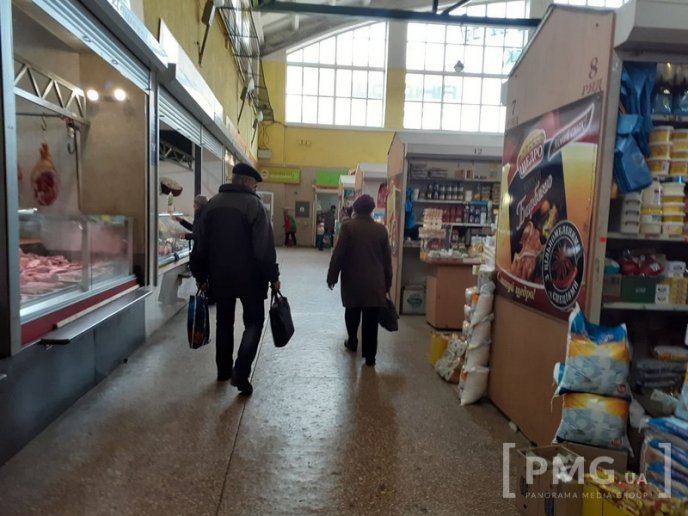 Суворий карантин: як зараз працює "Зелений базар" у Мукачеві – 04 Суворий карантин: як зараз працює "Зелений базар" у Мукачеві – 04