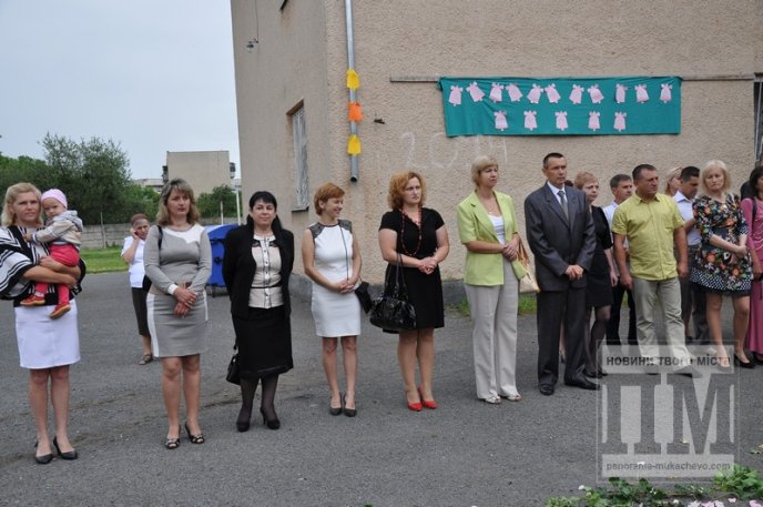 Свято "Останнього дзвоника" зібрало у Мукачівській ЗОШ №7 багато гостей (ФОТОРЕПОРТАЖ) – 05