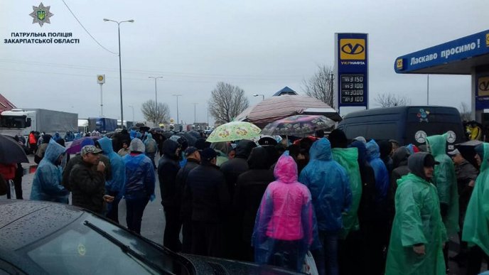 На Закарпатті заблокували 5 пунктів пропуску – 01