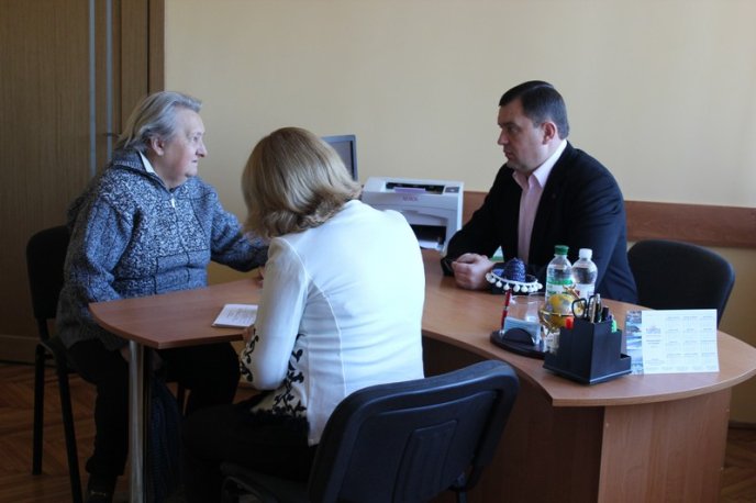Мукачівці звернулися до народного депутата Валерія Пацкана зі своїми проблемами (ФОТО) – 11 Мукачівці звернулися до народного депутата Валерія Пацкана зі своїми проблемами (ФОТО) – 11