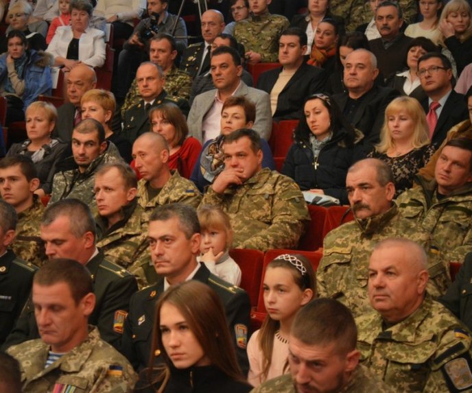 В Ужгороді керівники краю привітали закарпатських військових з Днем Збройних Сил України – 02