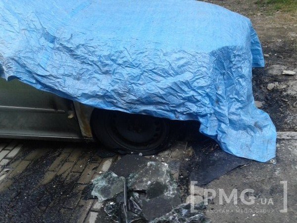 У мікрорайоні "Черьомушки" у Мукачеві горіла іномарка – 02