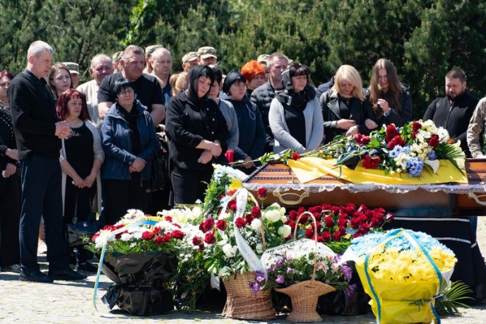 В Ужгороді провели в останню путь молодшого сержанта – 06