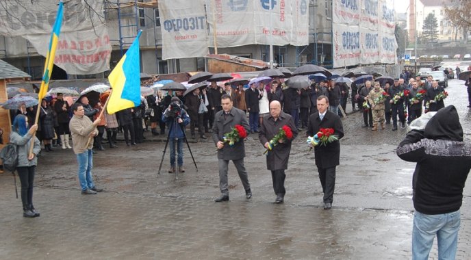 В Ужгороді вшанували 77-у річницю Незалежності Карпатської України – 04