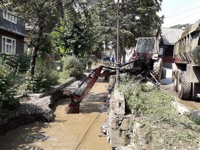 У Рахові продовжують ліквідовувати наслідки негоди – 02