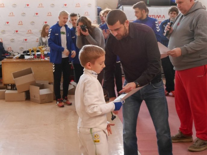 В Ужгороді стартував міжнародний турнір із фехтування – 12