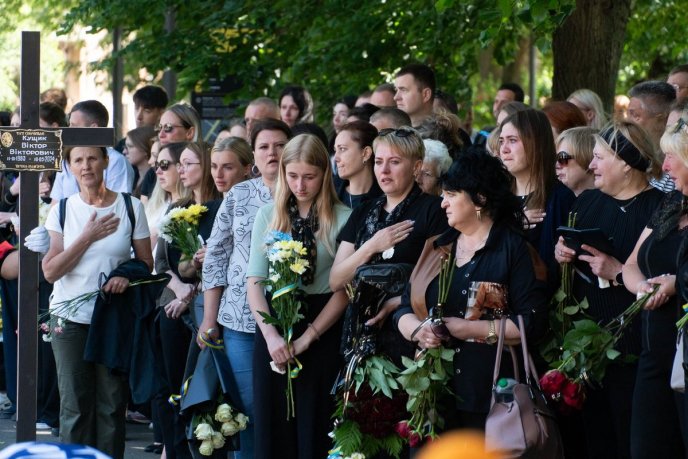 В Ужгороді сьогодні поховали двох молодих Героїв – 12