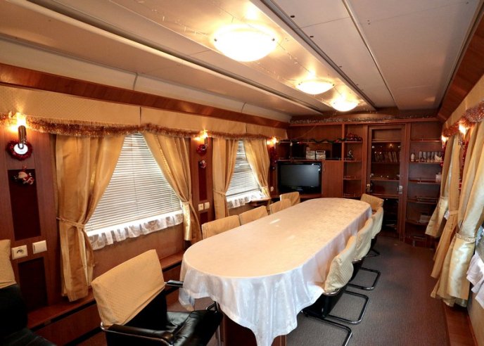 "Укрзалізниця" показала розкішні вагони, які обладнані ванною, кухнею, залою відпочинку і спальнею – 15