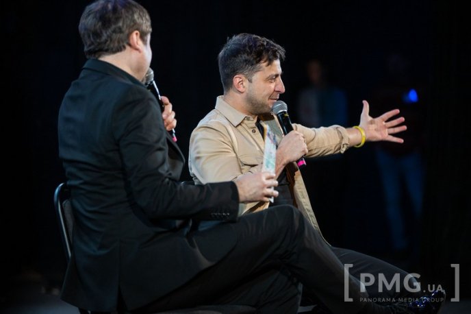 Зеленський з «Кварталом 95» в Ужгороді: Агітувати не збираємось, однак закликаємо всіх прийти на вибори – 13