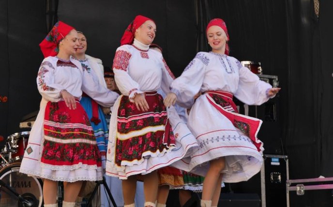 В Ужгороді триває фестиваль молодого вина "Закарпатське Божоле" – 03