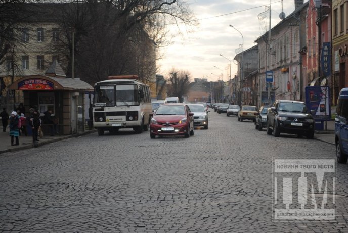 У Мукачеві на вулиці Пушкіна ввели односторонній рух (ФОТО) – 01