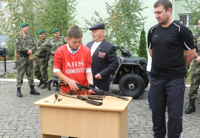 Близько сотні школярів приїхали до Мукачева на змагання "Юні друзі прикордонників" – 02