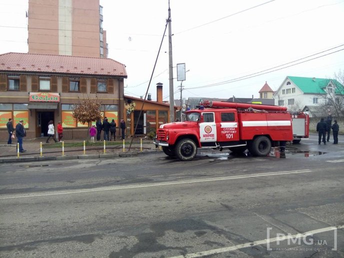 У Мукачеві горить ресторан "Грінвіч" – 02