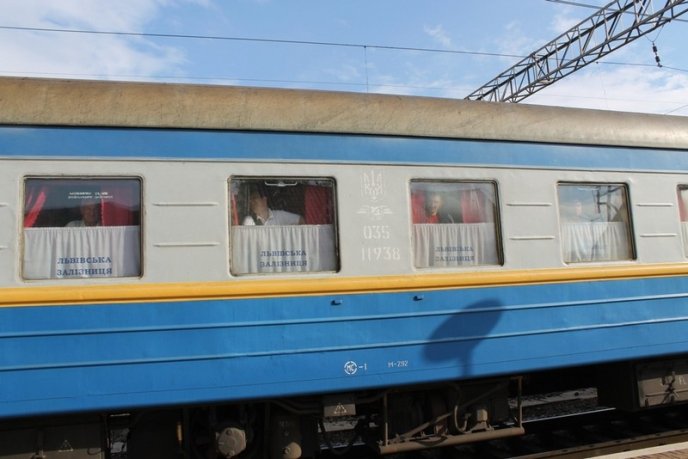 Мукачівські опозиціонери відправились в Київ, щоб взяти участь у мітингу "Вставай, Україно!" (ФОТО) – 07