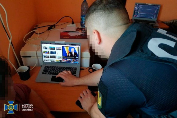 Спецоперація на Закарпатті: викрили чоловіків, які виправдовували війну росії проти України – 02 Спецоперація на Закарпатті: викрили чоловіків, які виправдовували війну росії проти України – 02