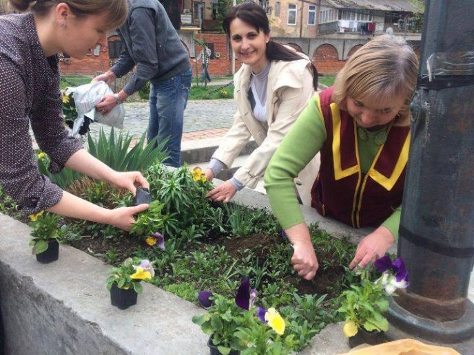 У Мукачеві триває місячник благоустрою – 01