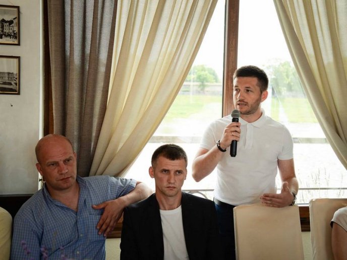 Роль громадських організацій в консолідації українського суспільства обговорювали в Мукачеві – 16