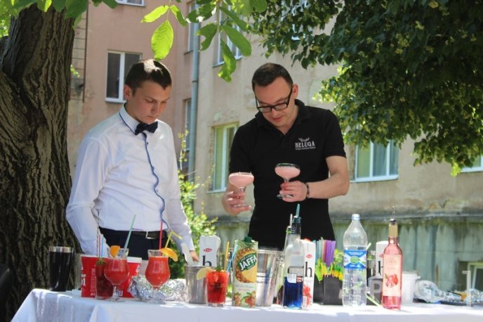 Студенти Мукачівського торговельно-економічного коледжу показали як правильно працювати в ресторанах – 22