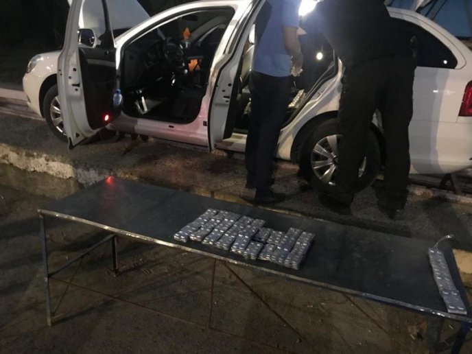 На КПП «Лужанка» виявили партію нарковмісних медпрепаратів на суму майже 1,4 мільйони – 05