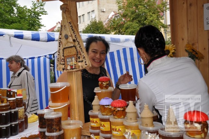 Мукачево бджолярське: у місті стартувало свято меду (ФОТОРЕПОРТАЖ) – 29
