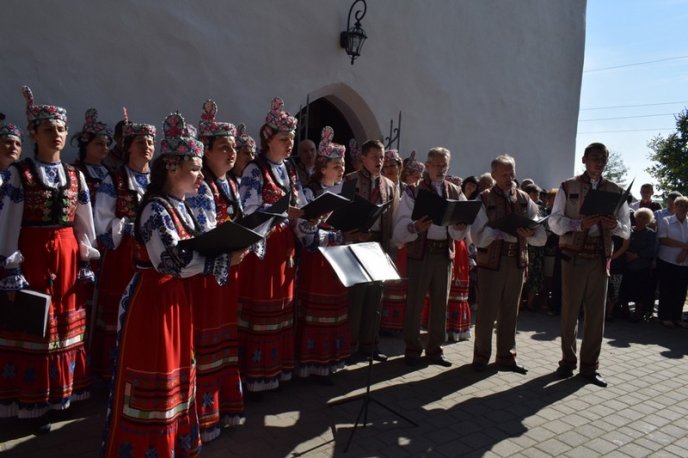 У найстарішій святині Закарпаття провели святкову Літургію – 08