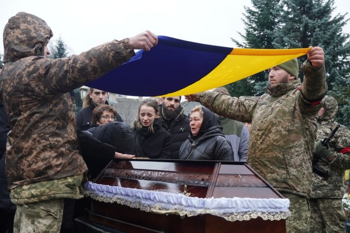 В Ужгороді поховали 24-річного захисника – 04