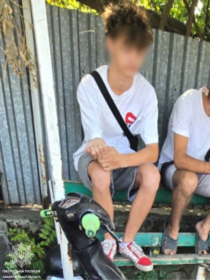 Поліції довелось викликати маму юнака: що накоїв неповнолітній в Ужгороді – 01 Поліції довелось викликати маму юнака: що накоїв неповнолітній в Ужгороді – 01