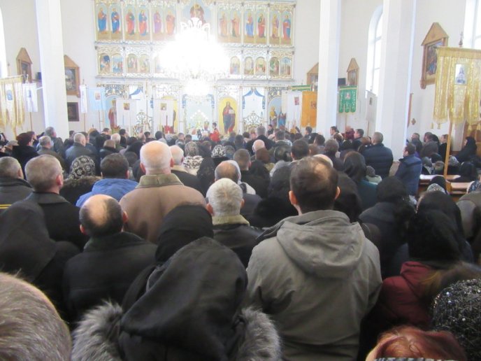 На Хустщині провели в останню путь священика, який загинув у ДТП під Житомиром – 03