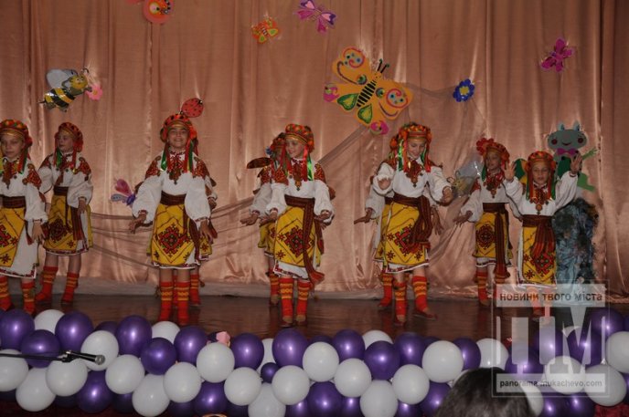 У Мукачеві відбулася святкова шоу-програма "Дитинство в сонячних долонях" (ФОТОРЕПОРТАЖ) – 27