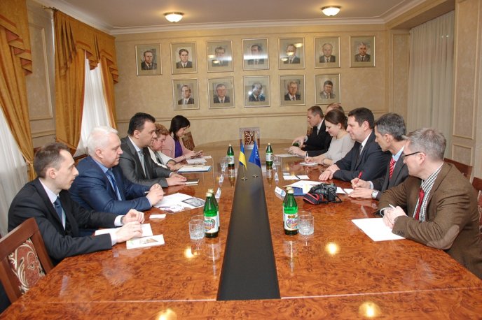 Голова облради Михайло Рівіс зустрівся з делегацією Місії ЄС – 01 Голова облради Михайло Рівіс зустрівся з делегацією Місії ЄС – 01