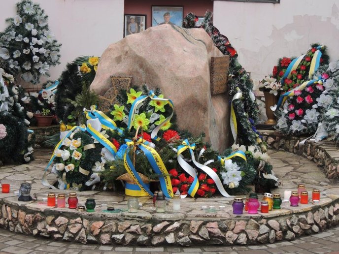 Берегівчани вшанували другу річницю подій на Майдані – 05