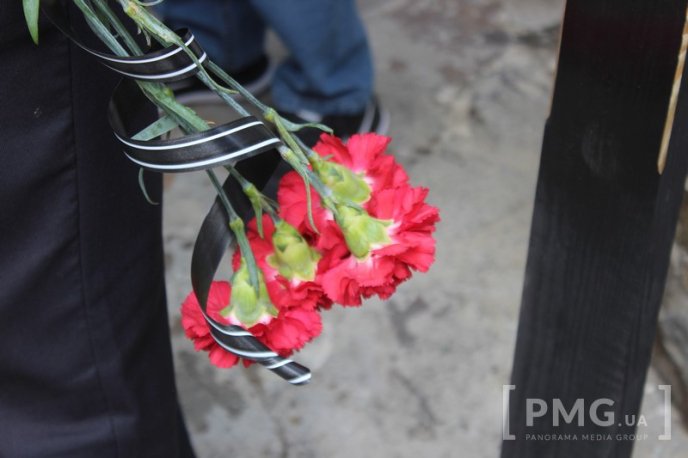 Мукачівці прощаються із загиблим бійцем АТО Олексієм Калабішкою – 06