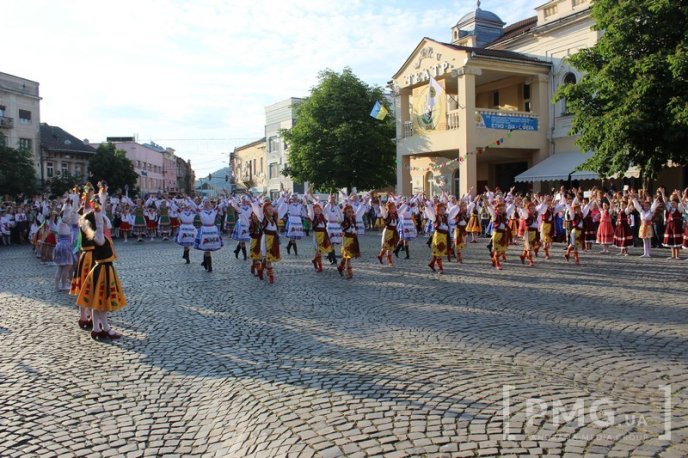У центрі Мукачева стартував Всеукраїнський фестиваль "Смарагдові витоки" – 12