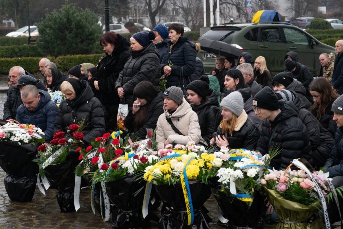 В Ужгороді поховали військового, який загинув місяць тому – 03 В Ужгороді поховали військового, який загинув місяць тому – 03