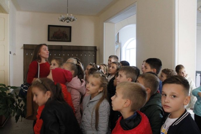 Для мукачівських школярів проводять безкоштовні екскурсії містом – 09