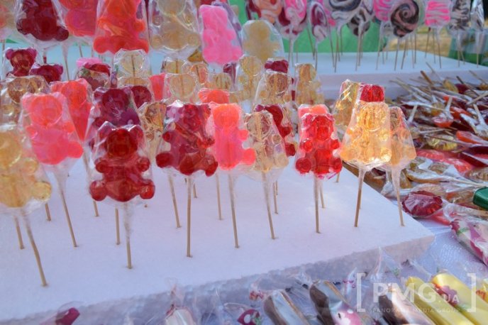 "Успенський" ярмарок у Мукачеві: ціни на смаколики – 12