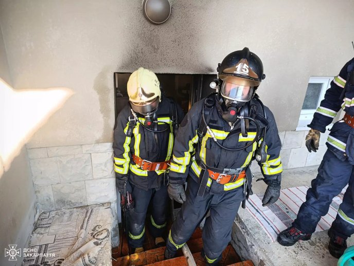 Розтопила піч та побачила дим у кімнатах: випадок на Хустщині ледь не став фатальним – 02