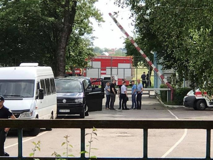 Не прилетів: сьогодні Володимир Зеленський не відвідає Закарпаття – 03