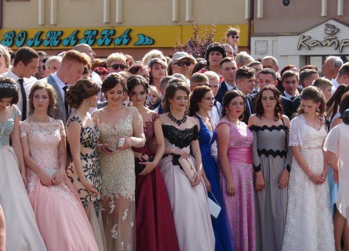 У Хусті відбувся загальноміський випускний бал – 04