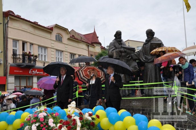 Парад випускників в центрі Мукачева: як це було (ФОТО) – 21