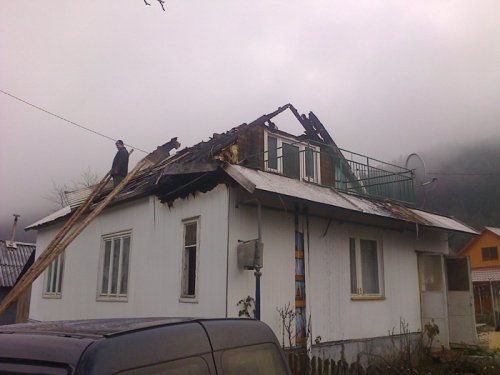 Майданівець ледь не спалив власний будинок (ФОТО) – 01 Майданівець ледь не спалив власний будинок (ФОТО) – 01