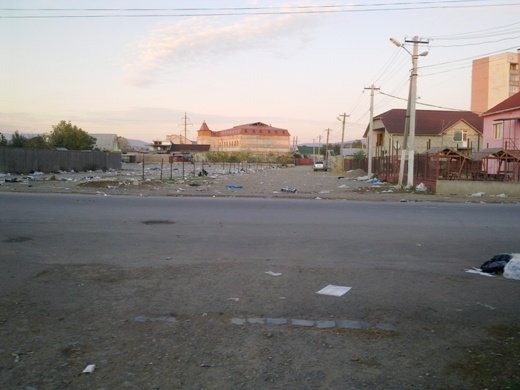 Через циганський базар у Мукачеві прилеглий мікрорайон тоне у смітті (ФОТО) – 09