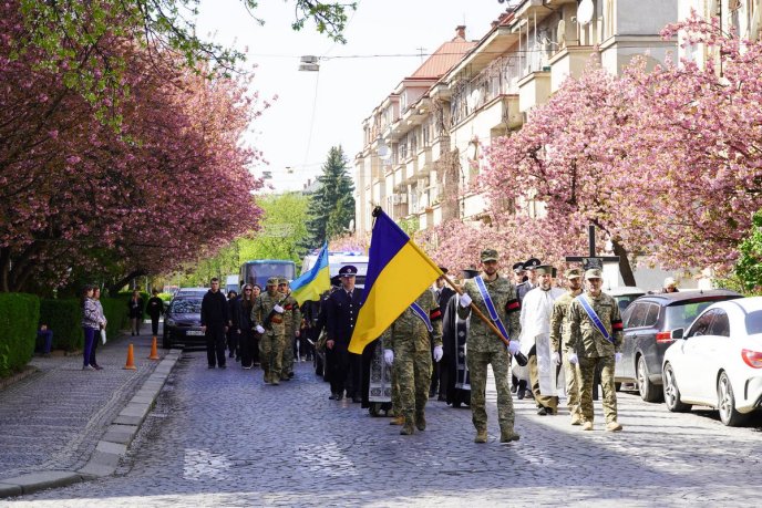 Отримав травми у боях на Торецькому напрямку: Закарпаття попрощалося з Героєм – 05 Отримав травми у боях на Торецькому напрямку: Закарпаття попрощалося з Героєм – 05
