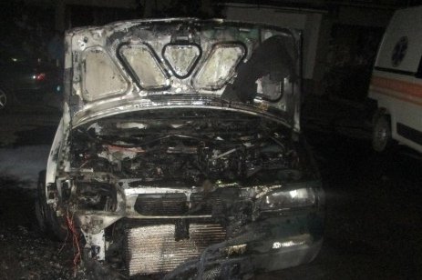 У Мукачеві уночі підпалили автомобіль – 03