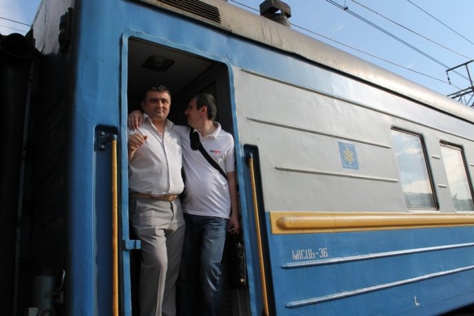 Мукачівські опозиціонери відправились в Київ, щоб взяти участь у мітингу "Вставай, Україно!" (ФОТО) – 03