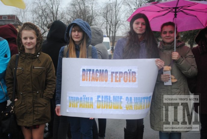 У Мукачеві урочисто зустріли бійців Героїчної 128-ої бригади (ФОТОРЕПОРТАЖ) – 09